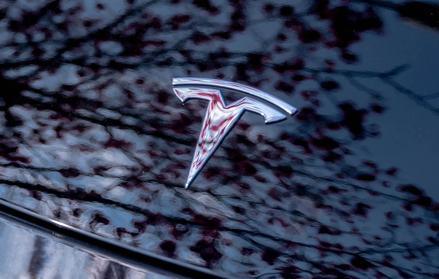 Tesla работает над возможностью 5G для электромобилей и Optimus