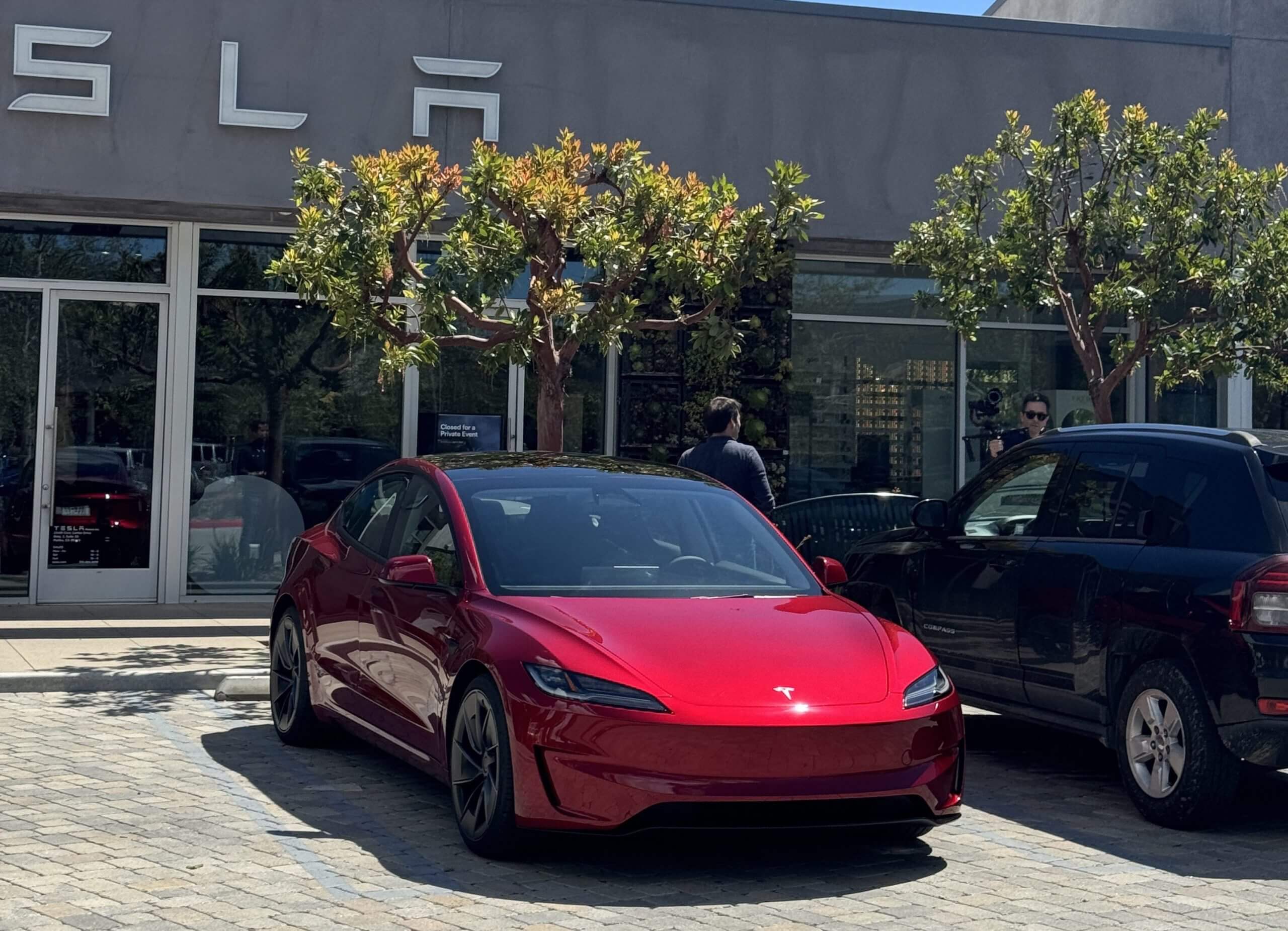Tesla Model 3 «Ludicrous» была замечена на мероприятии в Калифорнии