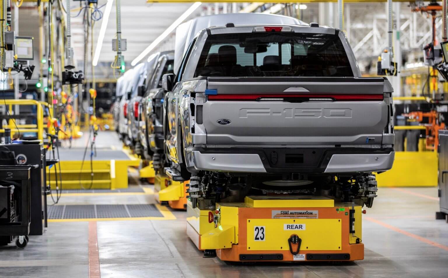 Ford удваивает продажи электромобилей, несмотря на большие потери в первом квартале