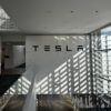 Рекламная команда Tesla в США пострадала от увольнений: отчет