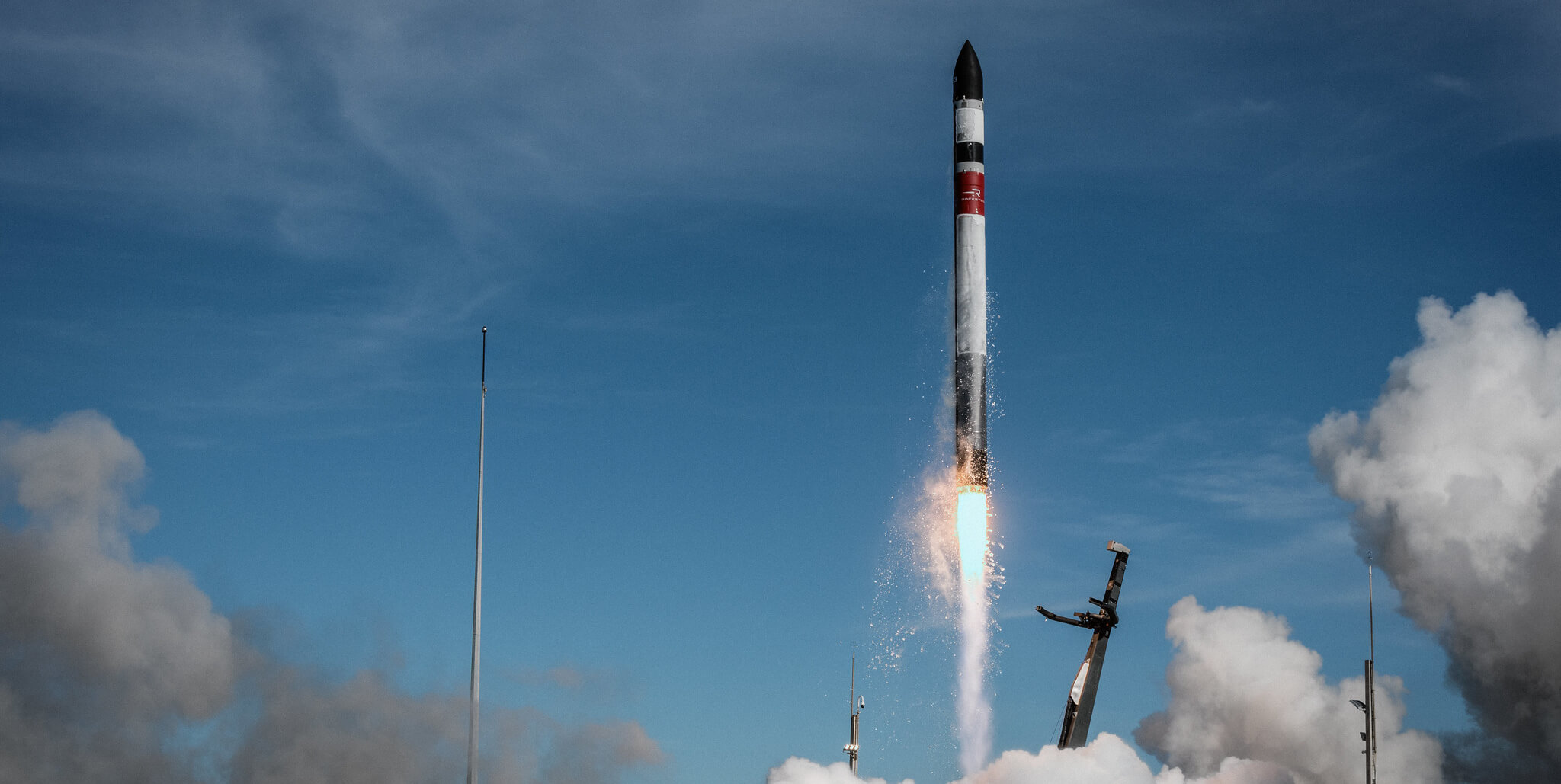 Rocket Lab успешно запускает миссию «Начало Роя»